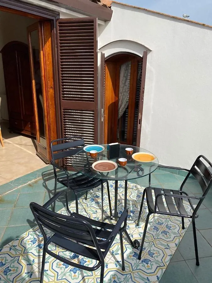 affitta camere in villa Acireale 0*,  Italia